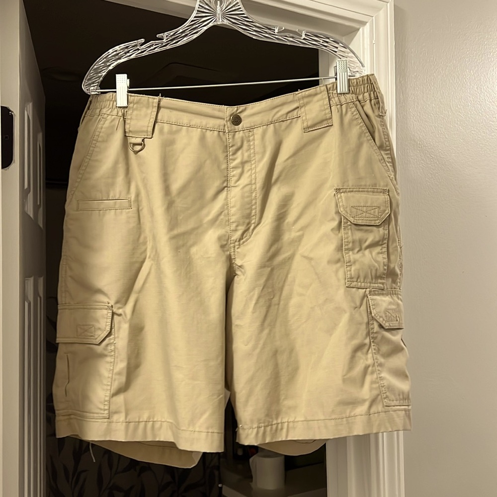 5.11 tactical shorts size 38 khaki
